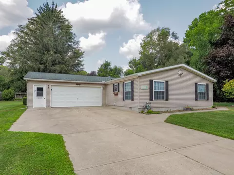 1566 Richards Dr, Allegan, MI 49010