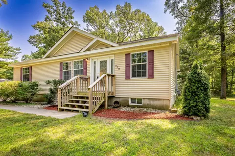 85 W Daniels Rd, Twin Lake, MI 49457