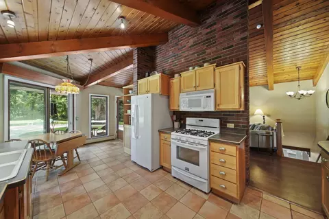 9423 Spring Arbor Rd, Spring Arbor, MI 49283 photo 2
