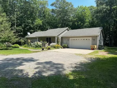 2290 Nestrom Rd, Muskegon, MI 49445