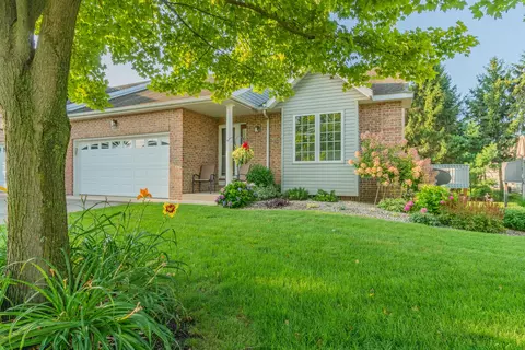 12920 Sapphire Pkwy, Holland, MI 49424
