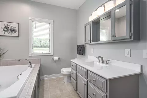 Bath - 20709 B Dr N, Marshall, MI 49068 photo 2 of 5
