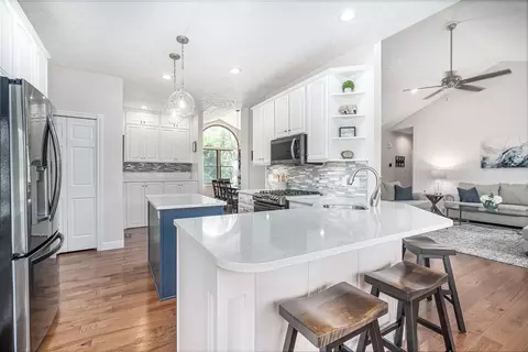 Kitchen - 20709 B Dr N, Marshall, MI 49068 photo 4 of 6