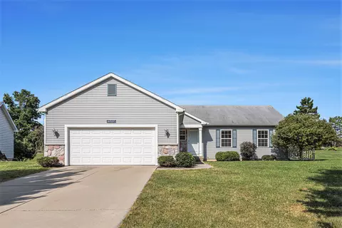 6727 Avalon Dr SE, Caledonia, MI 49316