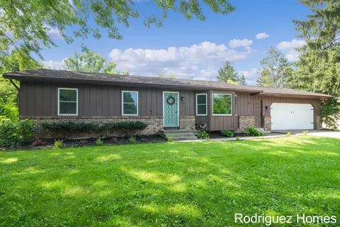 2538 Norfolk Rd SE, Grand Rapids, MI 49506