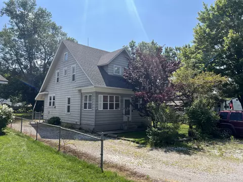 121 Kansas Ave, Ypsilanti, MI 48198
