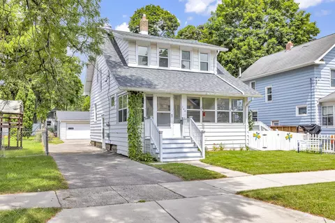 744 Douglas St, Jackson, MI 49203