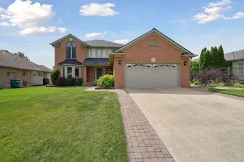 45881 Glen Ct, Macomb, MI 48044