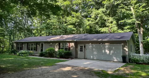 15727 157th Ave, Big Rapids, MI 49307