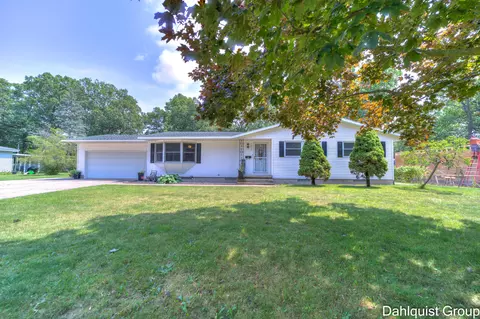 1364 Woodhaven St, Muskegon, MI 49445