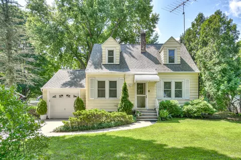 126 Maplehurst Blvd, Battle Creek, MI 49017