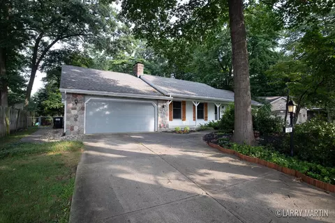 4789 Crestline Ct SW, Wyoming, MI 49519