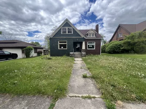 86 Cherokee Rd, Pontiac, MI 48341