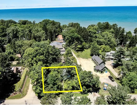 9751 Mc Kinley Ave, Union Pier, MI 49129