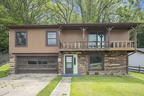 4001 S Shore Dr, Delton, MI 49046