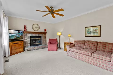 38689 Parkview Dr, Wayne, MI 48184 photo 20