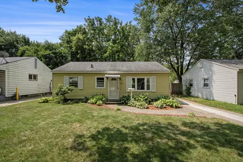 1329 Eastern Pl NE, Grand Rapids, MI 49505