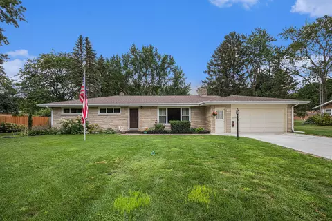 1422 Cardinal Dr, St. Joseph, MI 49085 photo 2