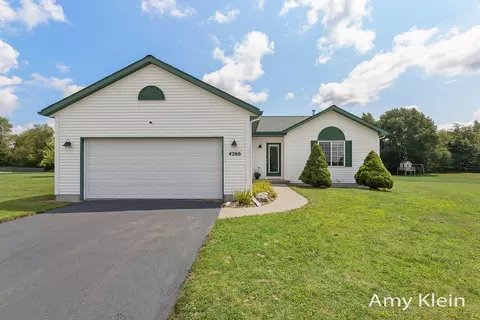 4266 Ives Farm Ln NE, Cedar Springs, MI 49319