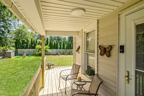 709 Randolph St, Jackson, MI 49203 photo 3