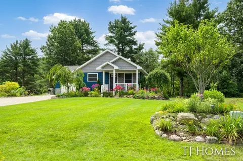 11771 Crimson Creek Dr, Gowen, MI 49326