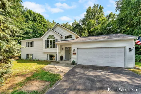 3078 Root Ct, Cedar Springs, MI 49319