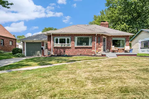 1809 Leonard St NW, Grand Rapids, MI 49504