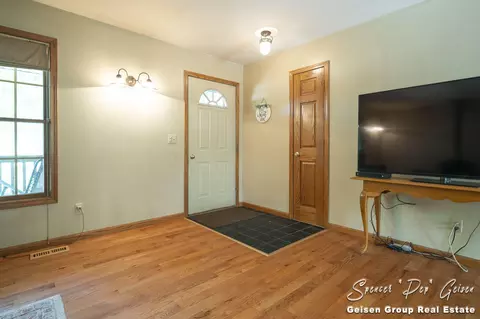 758 E State St, Belding, MI 48809 photo 9