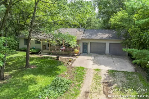 758 E State St, Belding, MI 48809 photo 4