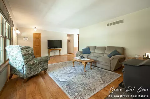 758 E State St, Belding, MI 48809 photo 14