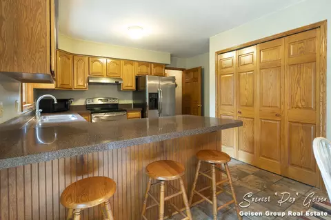 758 E State St, Belding, MI 48809 photo 18