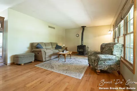 758 E State St, Belding, MI 48809 photo 11