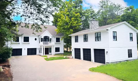 11263 Lakeshore Ave, Grand Haven, MI 49417