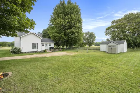7150 N Messer Rd, Freeport, MI 49325 photo 2