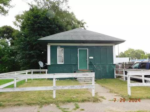 887 Pavone St, Benton Harbor, MI 49022