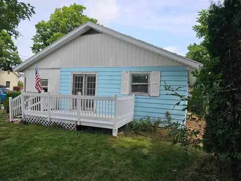 144 Probasco St, Casnovia, MI 49318