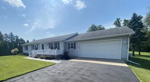 3222 S Manorway Dr, Osseo, MI 49266