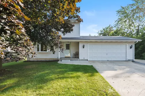 105 Homer Ln, Coopersville, MI 49404