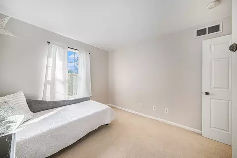 105 Commons Cir, Saline, MI 48176 photo 20