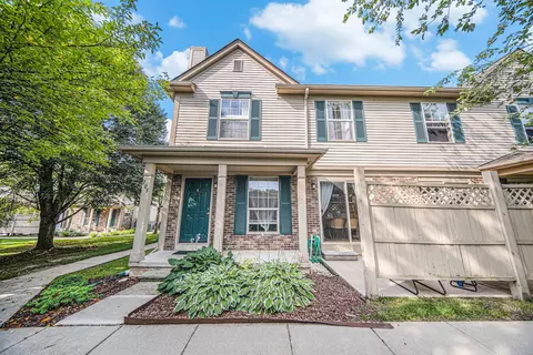 105 Commons Cir, Saline, MI 48176