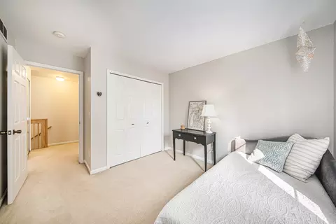 105 Commons Cir, Saline, MI 48176 photo 21