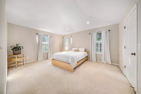 105 Commons Cir, Saline, MI 48176 photo 14
