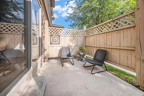 105 Commons Cir, Saline, MI 48176 photo 27