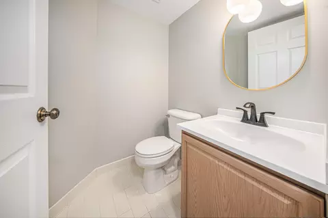 105 Commons Cir, Saline, MI 48176 photo 11