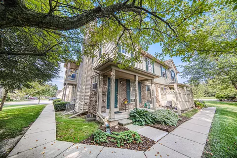 105 Commons Cir, Saline, MI 48176 photo 26
