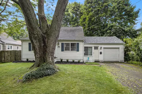 2704 Lorraine Ave, Kalamazoo, MI 49008
