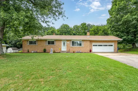 160 Eisenhower Dr, Battle Creek, MI 49014