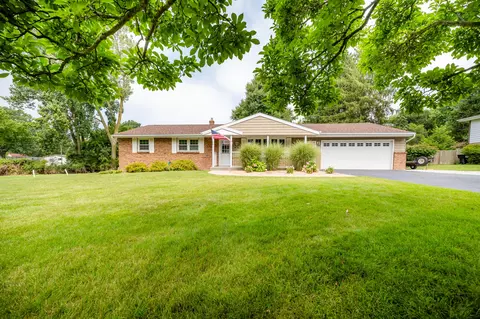 3073 Thresa Dr, Stevensville, MI 49127