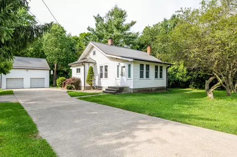 6772 Paw Paw Ave, Coloma, MI 49038