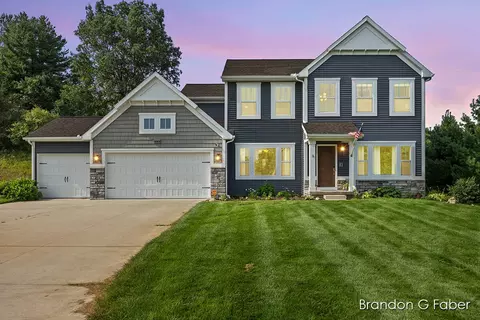 6745 Chancery Dr SE, Alto, MI 49302